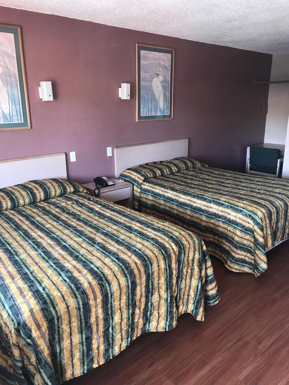Economy Inn Modesto Buitenkant foto